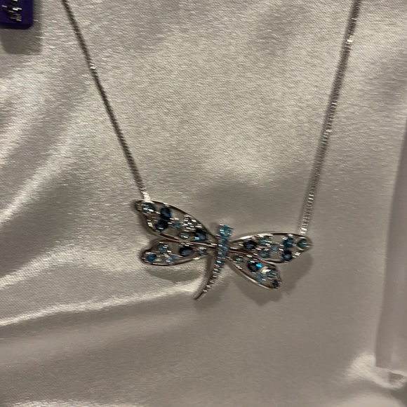 Sterling silver dragonfly necklace - Picture 5 of 11